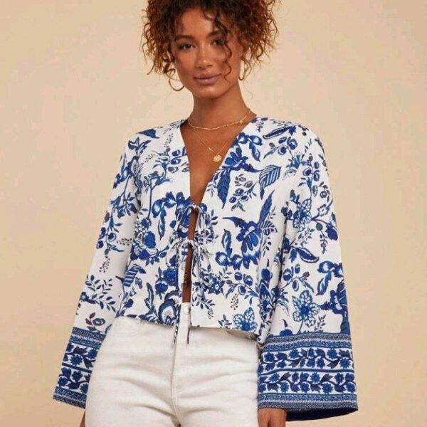 بلاوز مشجره أزرق