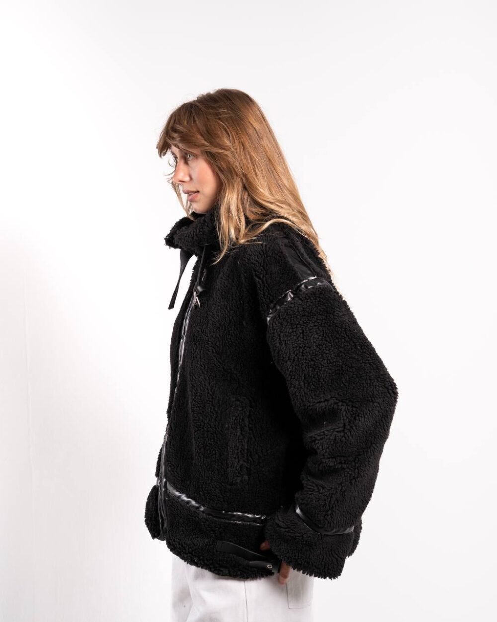 ⁦جاكيت فرو × جلد⁩ - الصورة ⁦4⁩